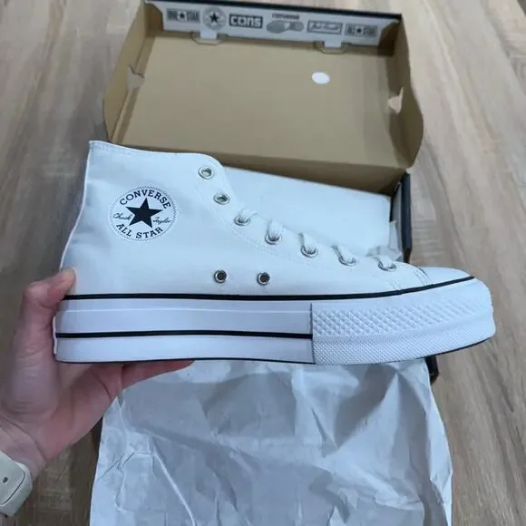 NIB • Chuck Taylor All Star Lift Platform Canvas Size: 8 - Picture 2 of 6